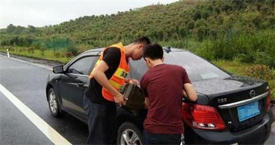 西双版纳永福道路救援